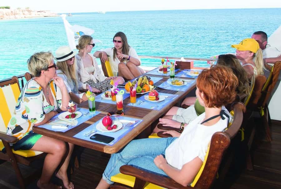 Marsa Alam: Elite vip Turtle bay snorkeling with BBQ Lunch - Key things that make this day trip work