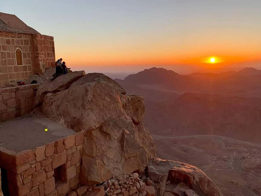 Sharm El Sheikh: Mount Sinai & St. Catherine Monastery Tour - Descending to St Catherine: what the downhill really feels like